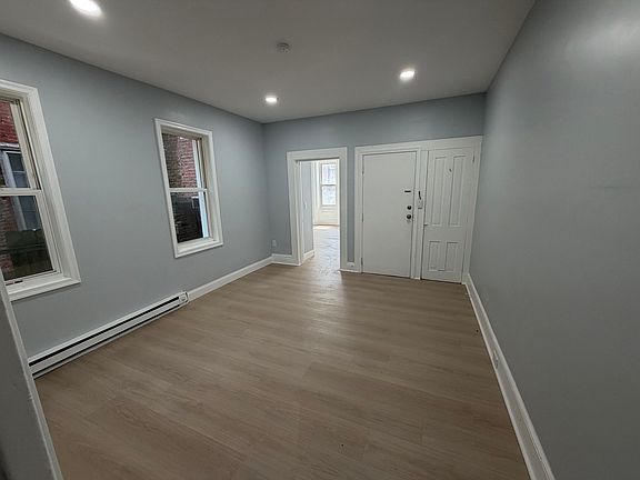 5th image of 529 Chestnut St APT 1