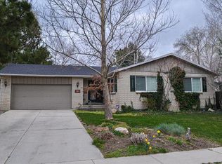 5693 S Oakdale Dr, Holladay, UT 84121