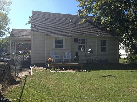 3rd image of 1521 E Cork St