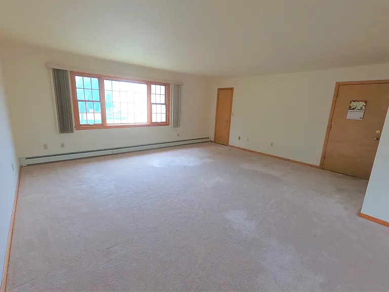 404 Jackson Ave #2 — Photo 6