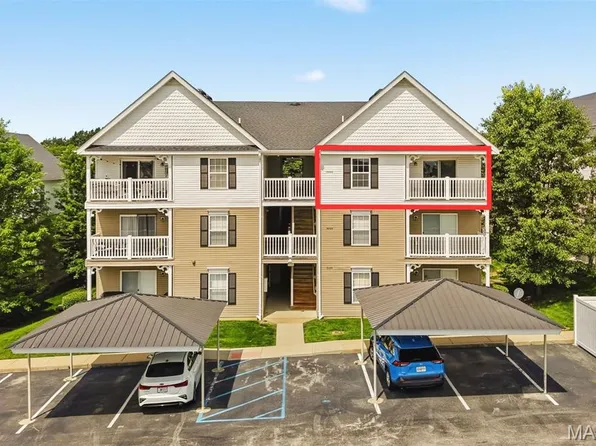 5300 Spring River Dr, O'Fallon, MO 63368