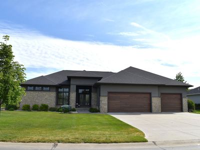 605 E Pinehurst Trl, Dakota Dunes, SD, 57049