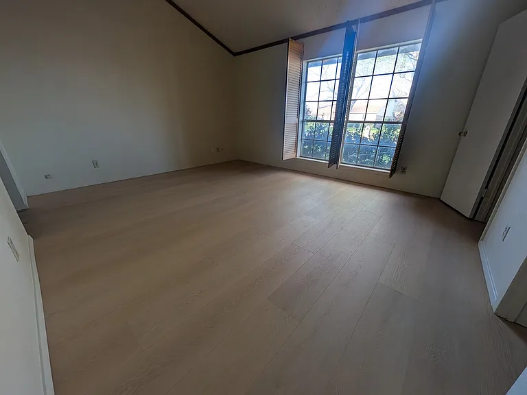 2902 Meadow Park Dr — Photo 12