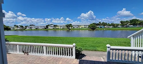 237 Seahorse Dr SE #B Photo 1