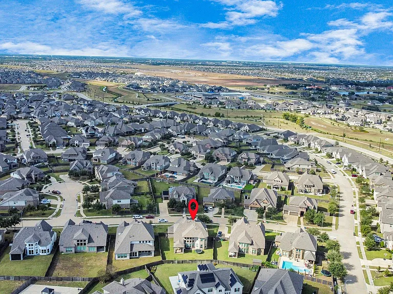 1911 Sapphire Pines Ln — Photo 43