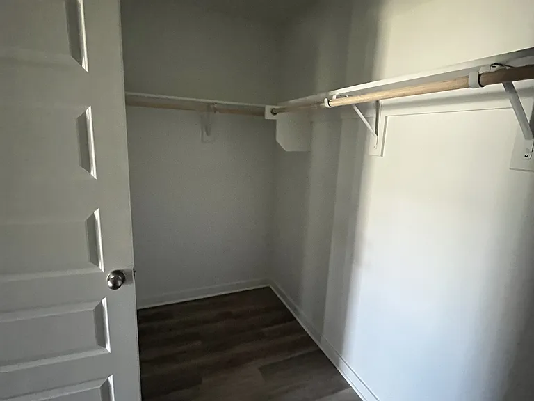 525 Arizona St — Photo 16