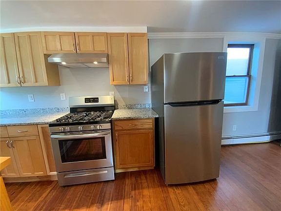 5th image of 90 Spruce St Floor 2
