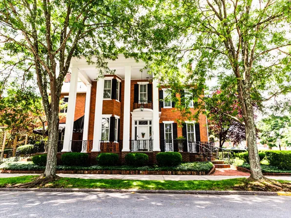 300 S Juliana St, Bedford, PA 15522