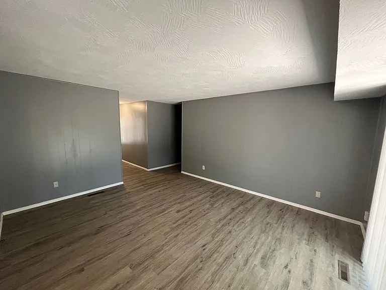 1269 E Rockhill St — Photo 3