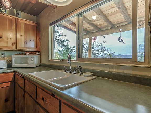4th image of 6219 Scott River Rd
