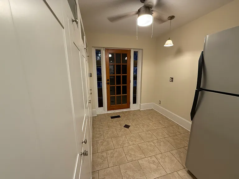 126 E Montgomery St — Photo 8