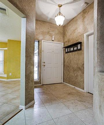 4th image of 2020 Waterview Dr