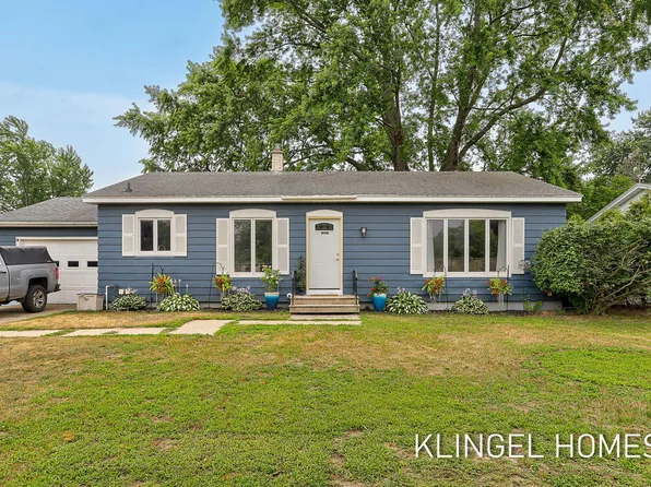 1144 Oakes Ave, Grand Haven, MI 49417
