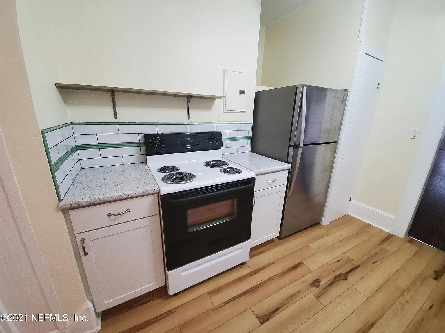 3 bed, 2.0 bath, 1310 sqft, $1,700 — Photo 4