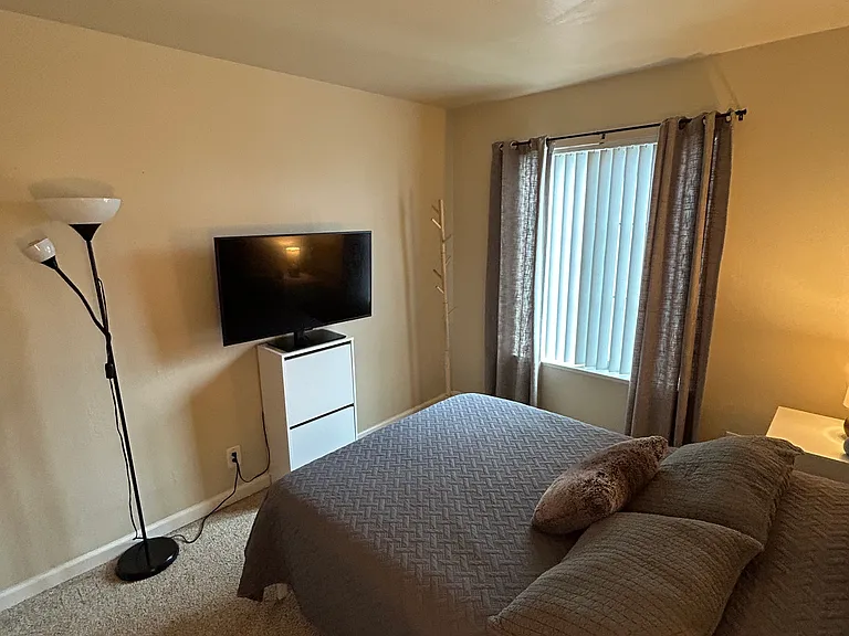 840 Antoinette Ln #C — Photo 3