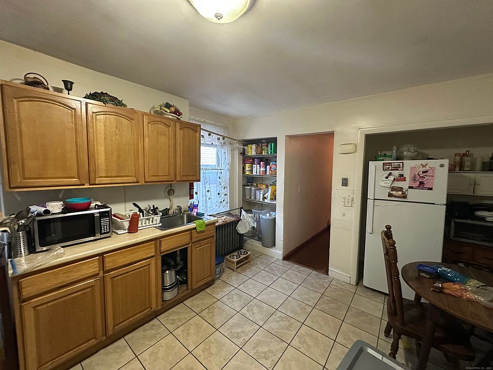 2nd image of 71 Franklin Avenue
