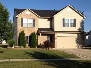 1026 Boxwood Ln, Greenwood, IN