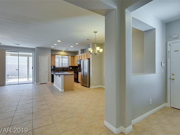 4th image of 2721 Aspen Club Ave