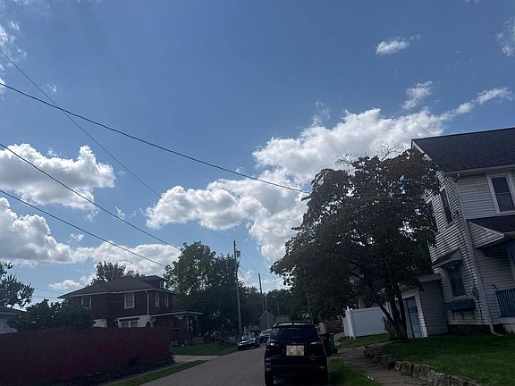 4th image of 617 Pike Ave SW