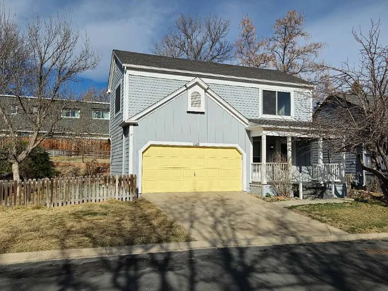 260 Greenway Cir W — Photo 2