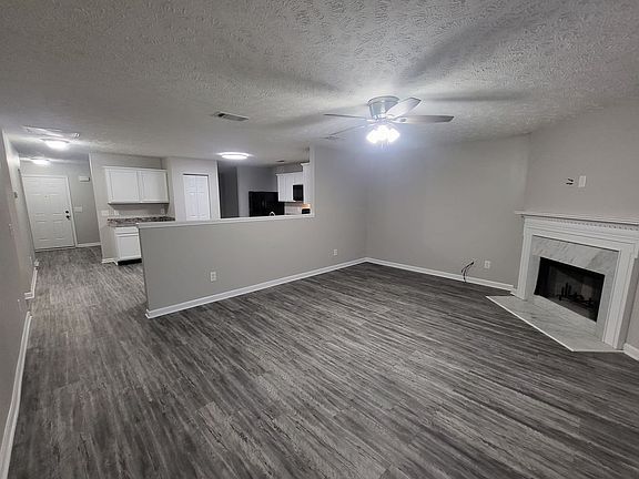 3rd image of 3656 Blaze Dr
