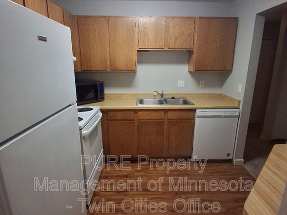 5th image of 3850 Plymouth Blvd APT 123