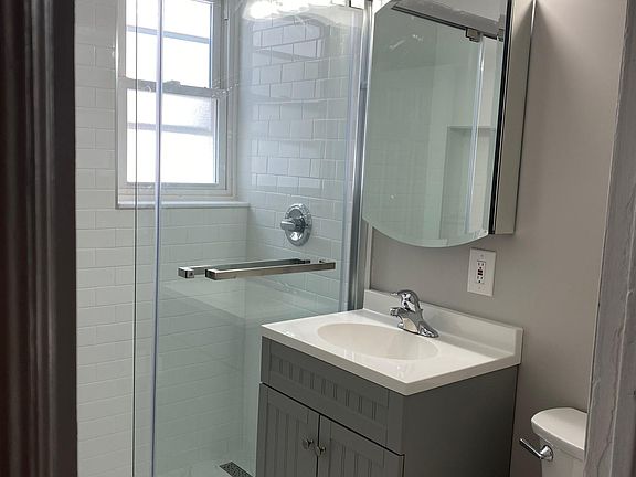 4th image of 1664 E 32nd St #A
