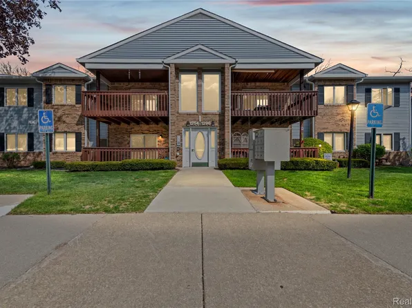 1284 Shoemaker Dr, Westland, MI 48185
