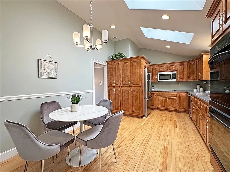 43 Sherburn Cir — Photo 7