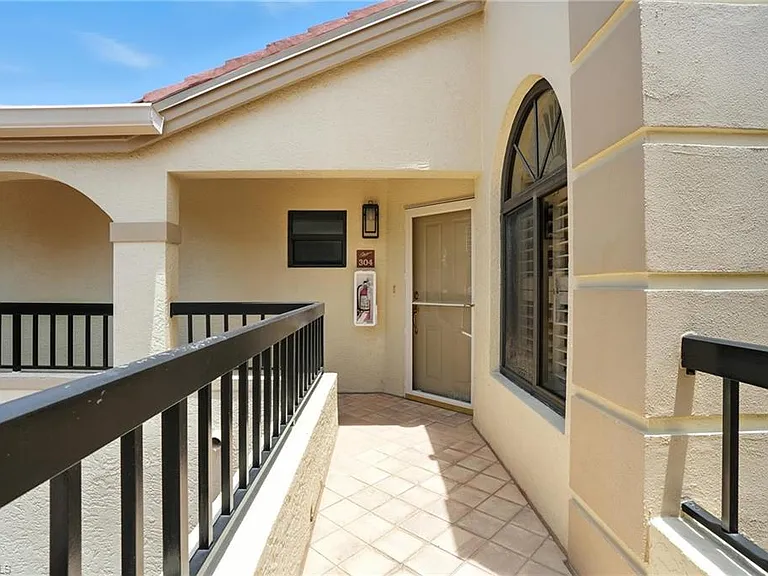 7032 Pelican Bay Blvd #E-304 — Photo 3
