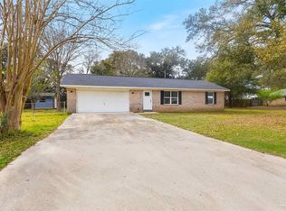 6027 Villenauve Ln, Pensacola, FL 32526