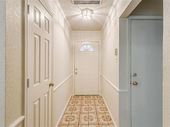 4th image of 6939 Misty Meadow Ct