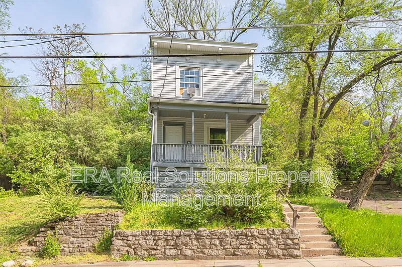 2 bed, 1.0 bath, 700 sqft, $1,150 — Photo 1