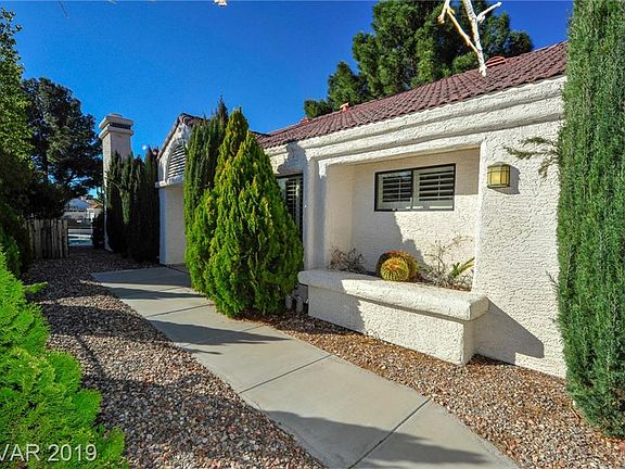 3rd image of 5233 Crooked River Cir