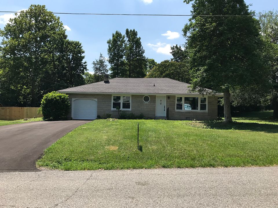 1st image of 104 S Bohannon Ln