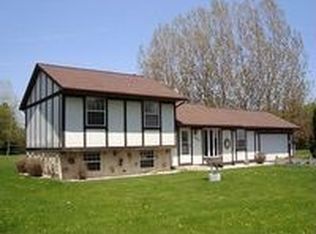 5920 Pleasant Valley Rd, Grafton, WI 53024