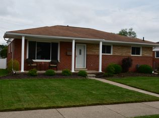 1823 Lakeview St, Trenton, MI 48183