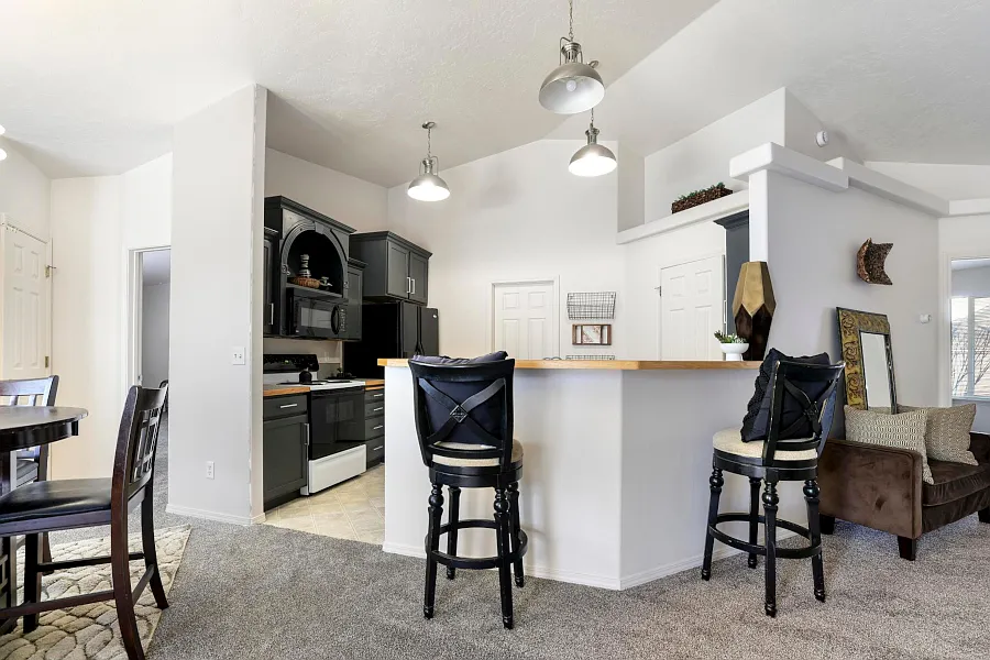 3 bed, 1666 sqft, $2,175 — Photo 4