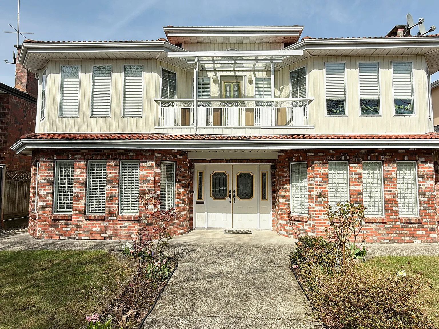 2 bed, 750 sqft, $2,000 — Photo 1