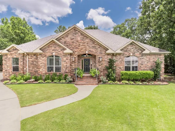 25 Southshore Cv, Maumelle, AR 72113