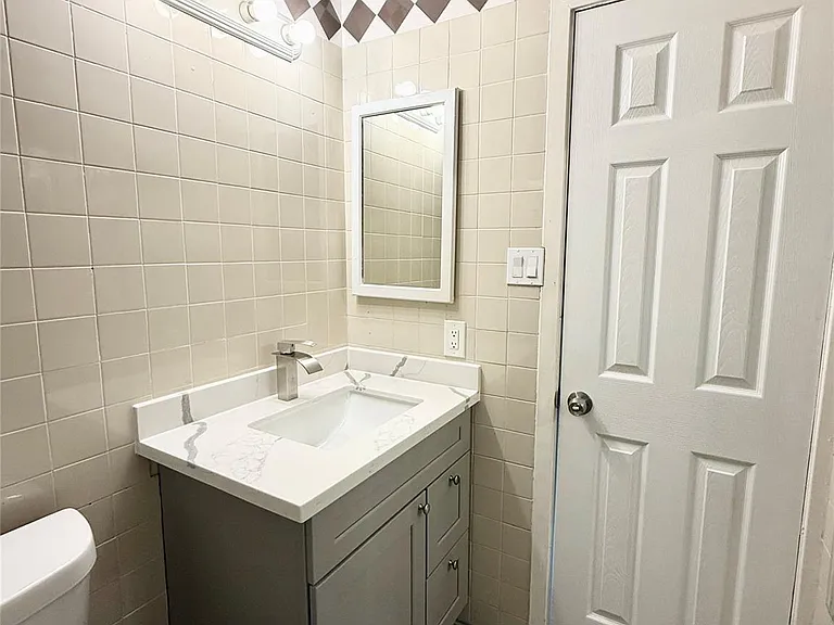 12210 Cliffgate Dr — Photo 15