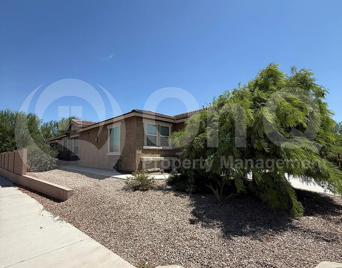 3 bed, 2.0 bath, 1444 sqft, $1,899 — Photo 3