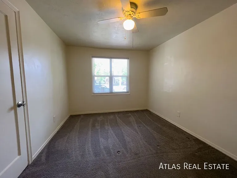 1457 Roberta St — Photo 18