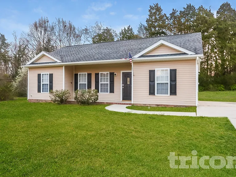 2897 Shady Lane Ave — Photo 1