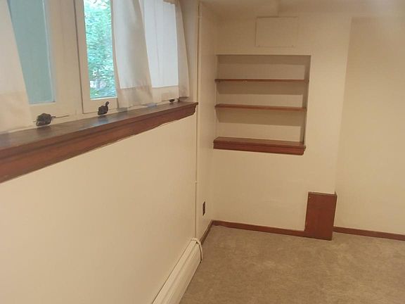 3rd image of 420 Ash Ave #2