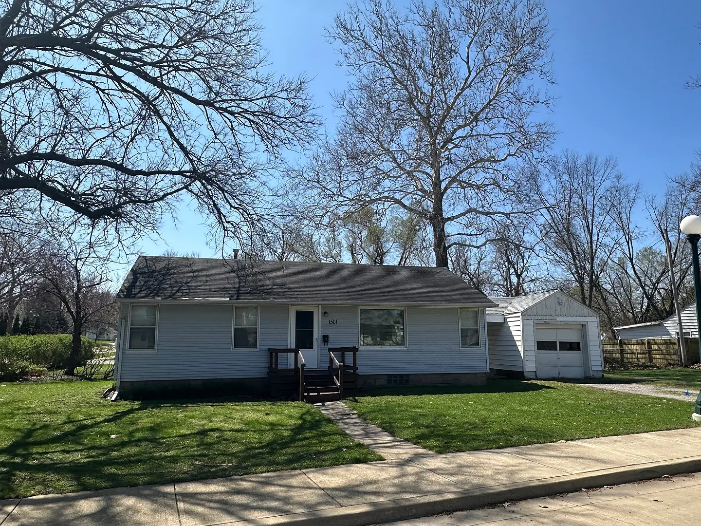 1501 W Columbia Ave photo 1