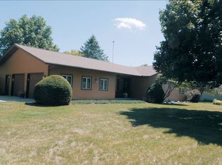 2120 Oak Dr, Charles City, IA 50616