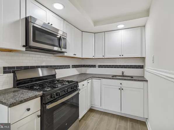 1246 Wycombe Ave, Darby, PA 19023