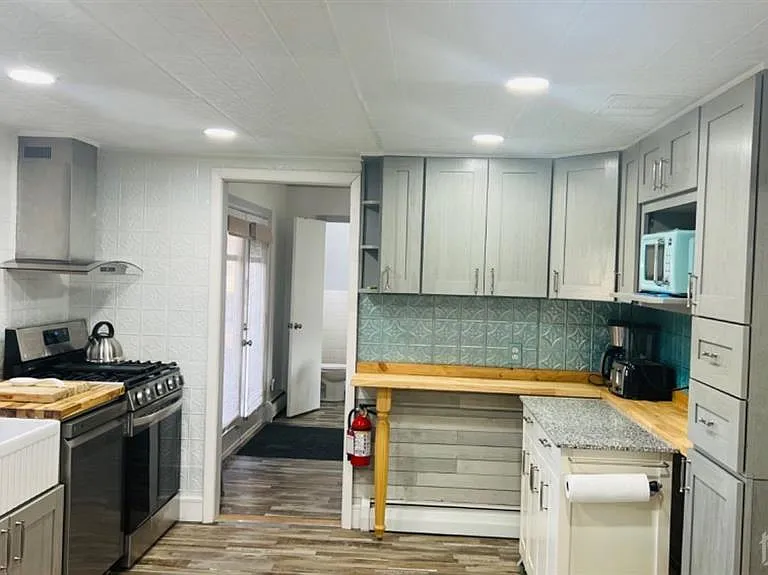 15 Milton Ave — Photo 5