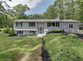 2 Frances Ct, Coventry, RI 02816